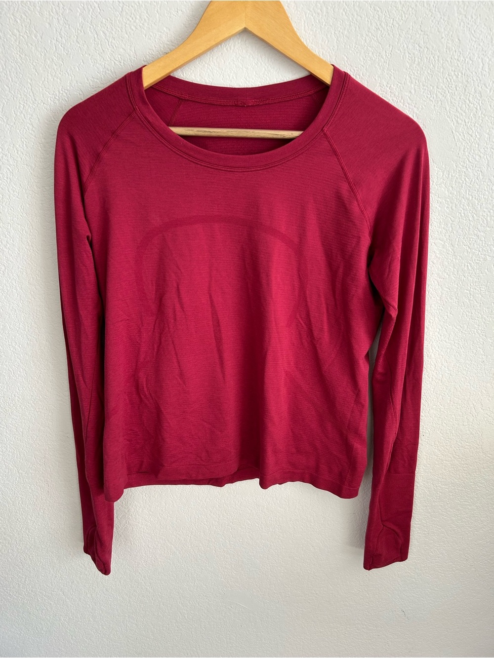 Lululemon Women's Swiftly Tech Long Sleeve Cropped Top. Sz 12